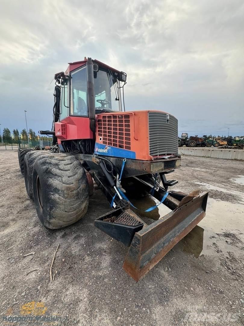 Valmet 890.2 Forwarder