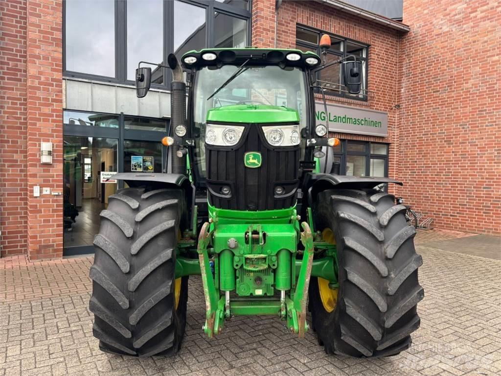 John Deere 6210R Traktoren