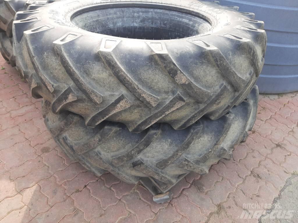 BKT 18.4-34 2 kpl Reifen