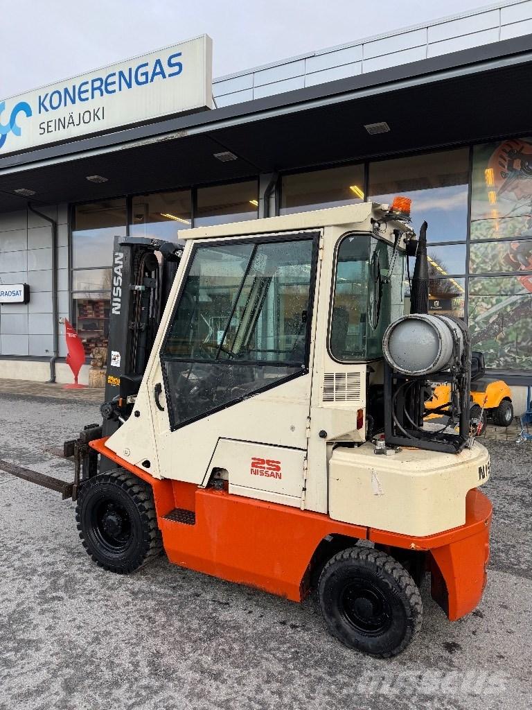 Nissan 25 Gasstapler