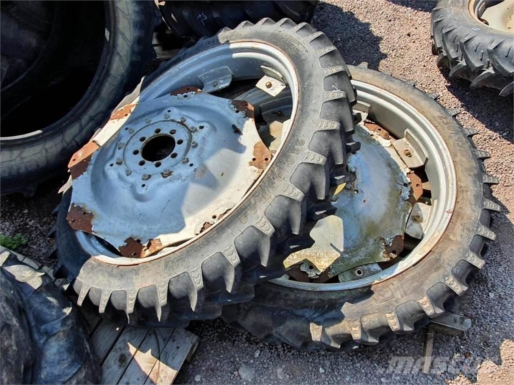 BKT 230/95R44 x2 Reifen