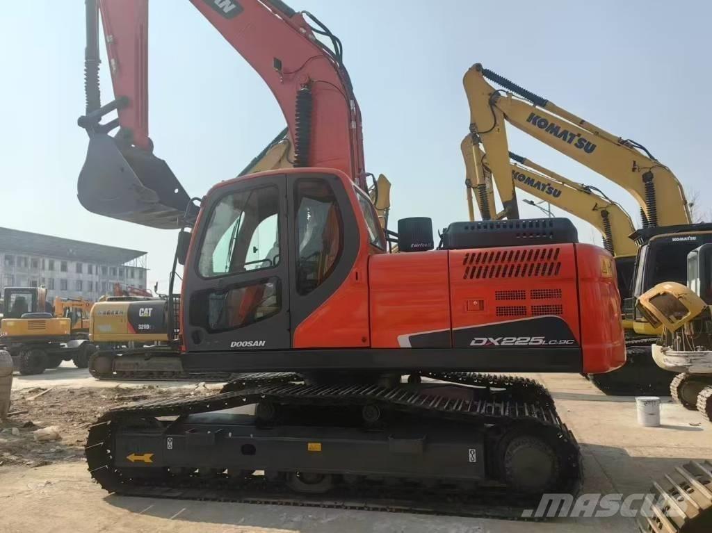 Doosan DX 225 LC Raupenbagger