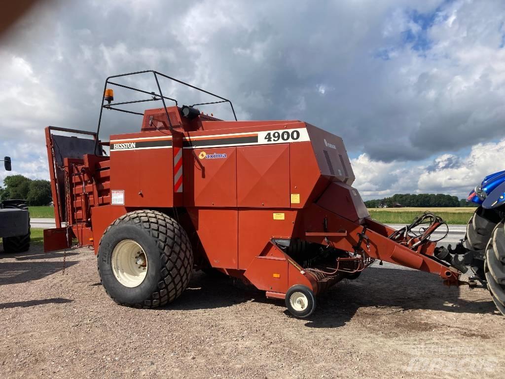 Hesston 4900 Quaderpressen