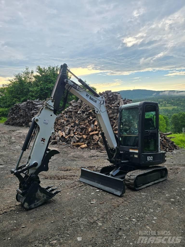 Bobcat E 32 Minibagger < 7t