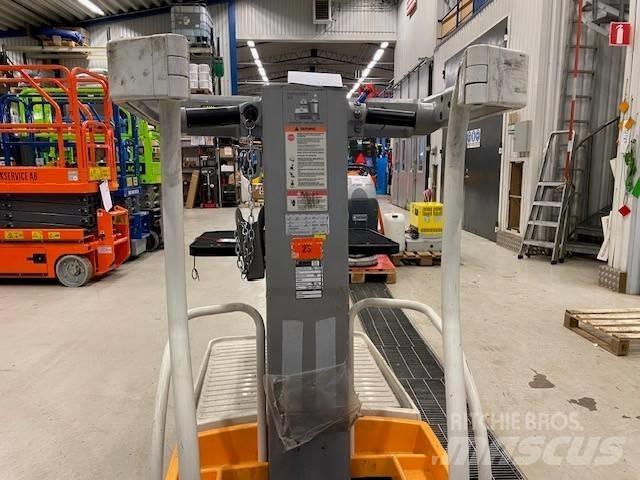 Crown WAV 50-118 Mittelhub-Kommissionierer