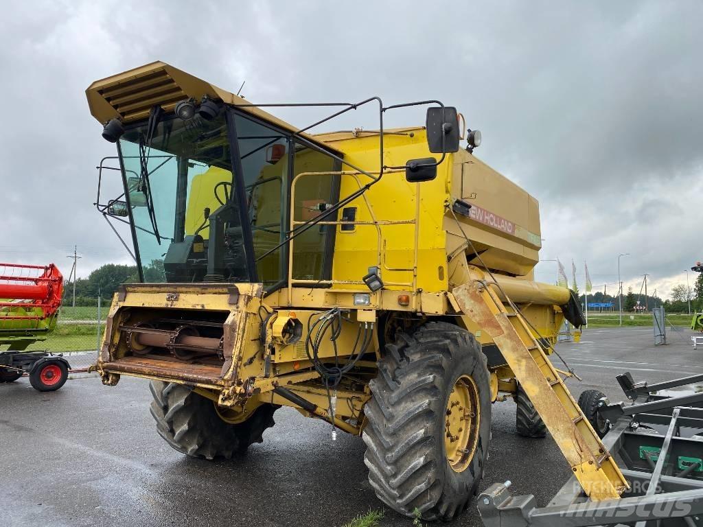 New Holland TF 46 Mähdrescher