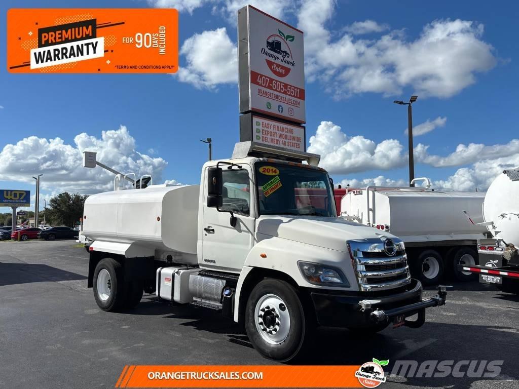 Hino 338 Wassertanker