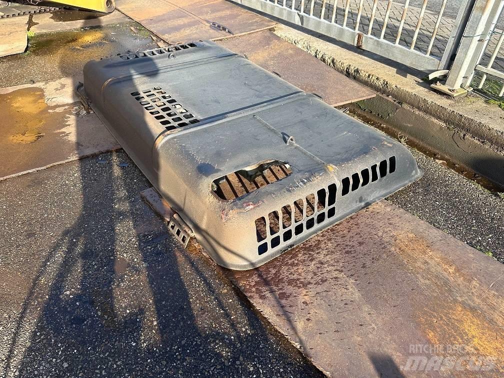 CAT 325DL hood Chassis