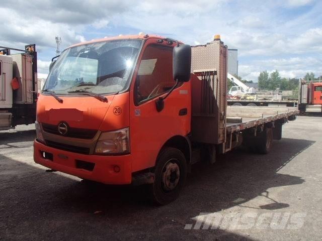 Hino 195 Pritschenwagen/Pritschenwagen mit Seitenklappe