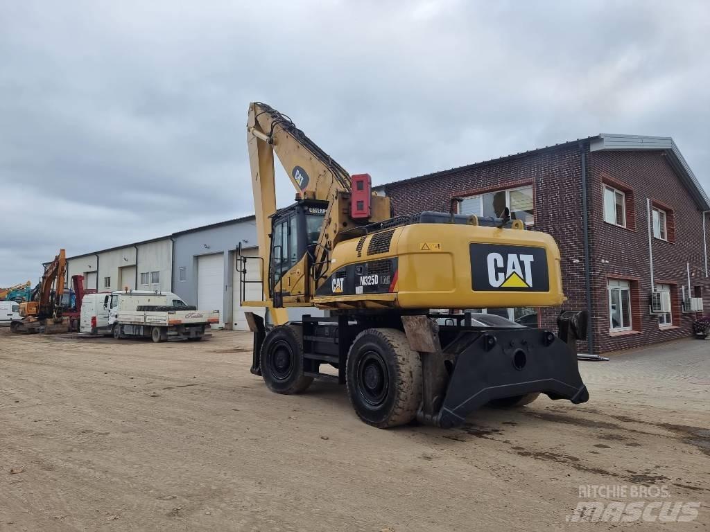 CAT M 325 D L MH Materialumschlag