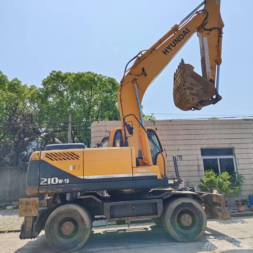 Hyundai R210w-9 Midibagger  7t - 12t