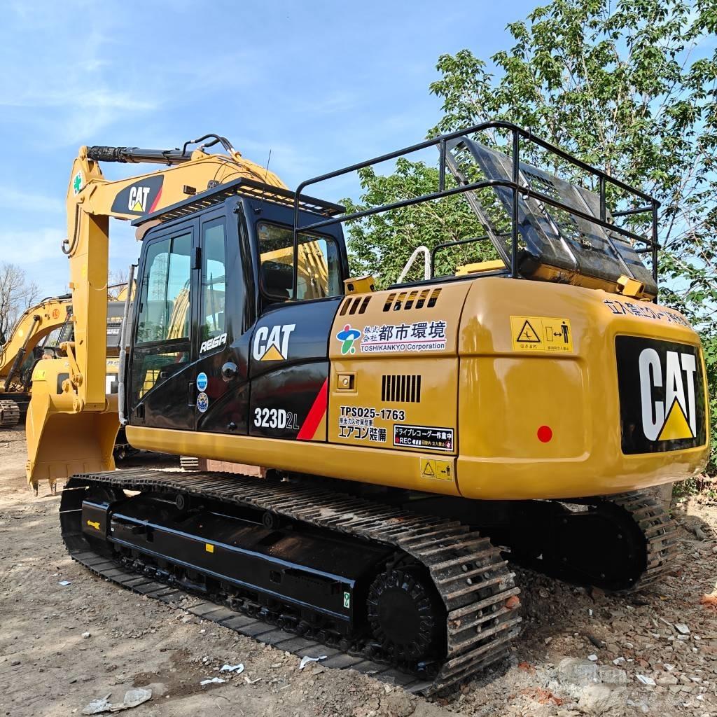 CAT 323D2L Raupenbagger