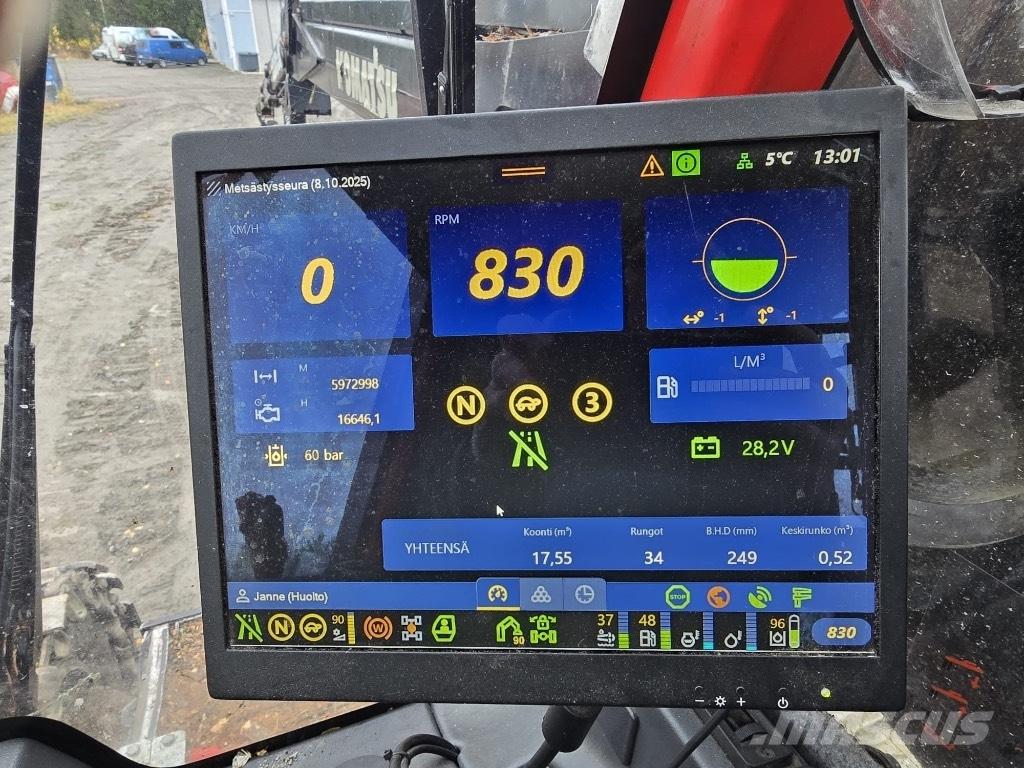 Komatsu 911.7 Harvester