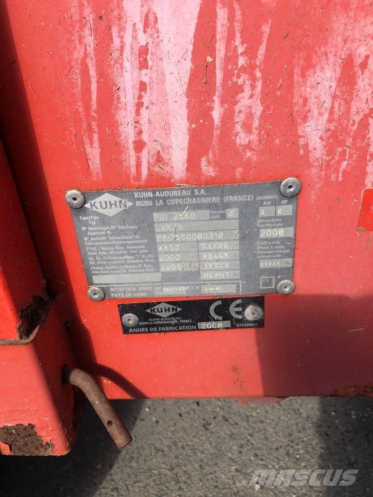 Kuhn 3560 Ballenschredder, -schneider und -wickler