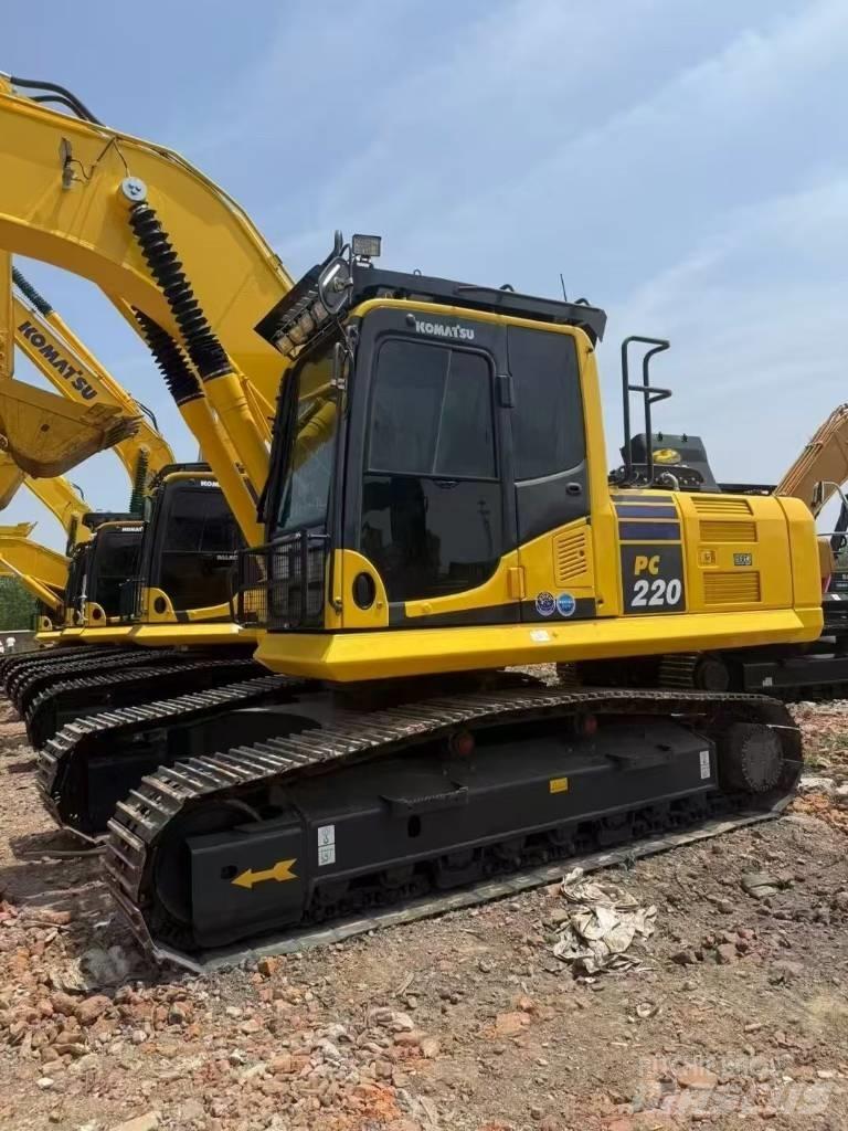 Komatsu 220LC-8 Raupenbagger