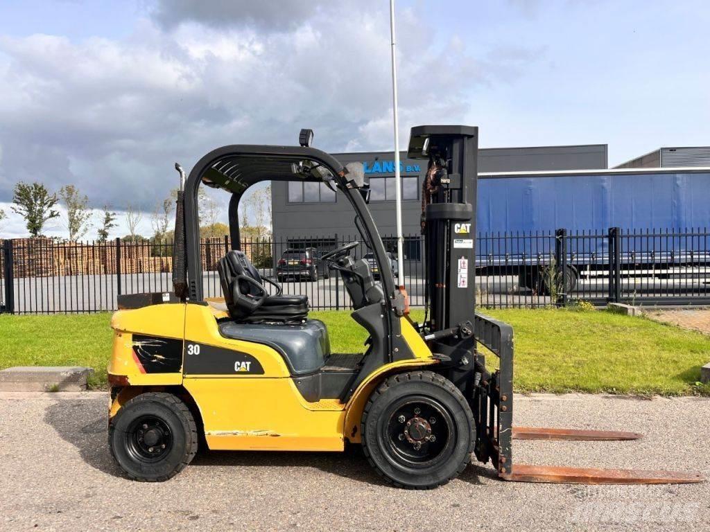 CAT DP30N Dieselstapler