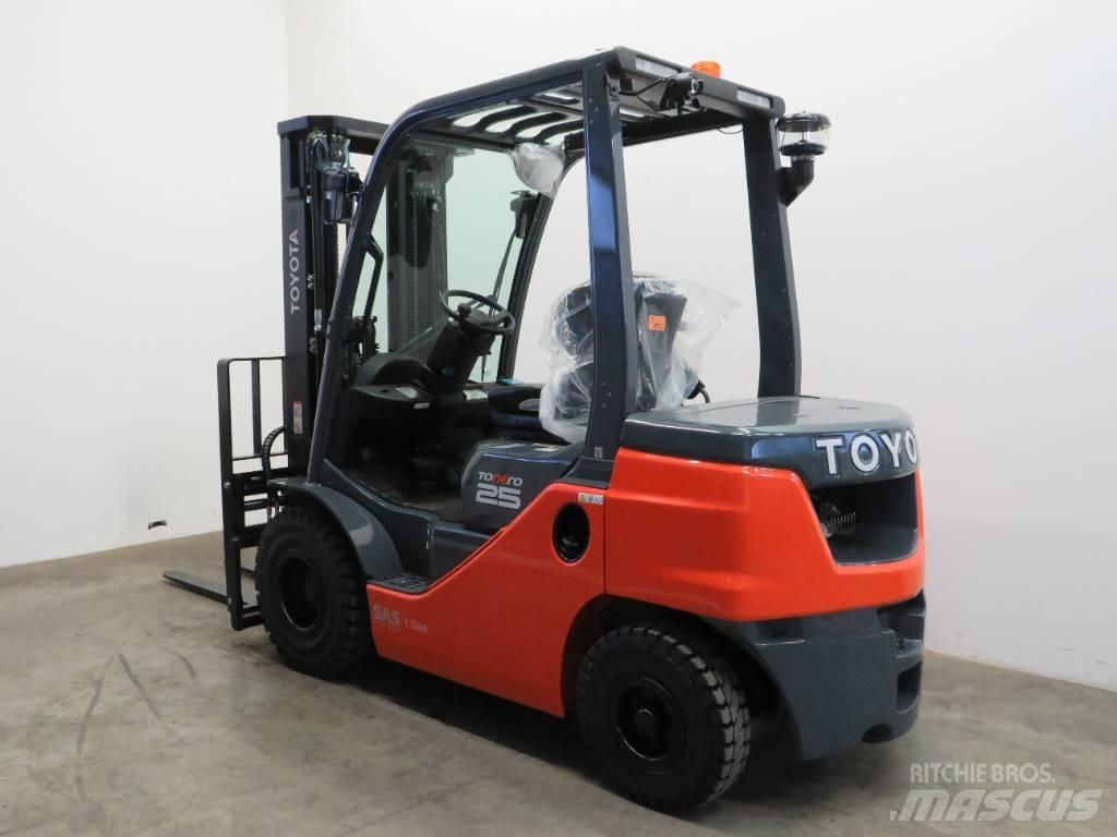 Toyota 8 FDF 25 Dieselstapler
