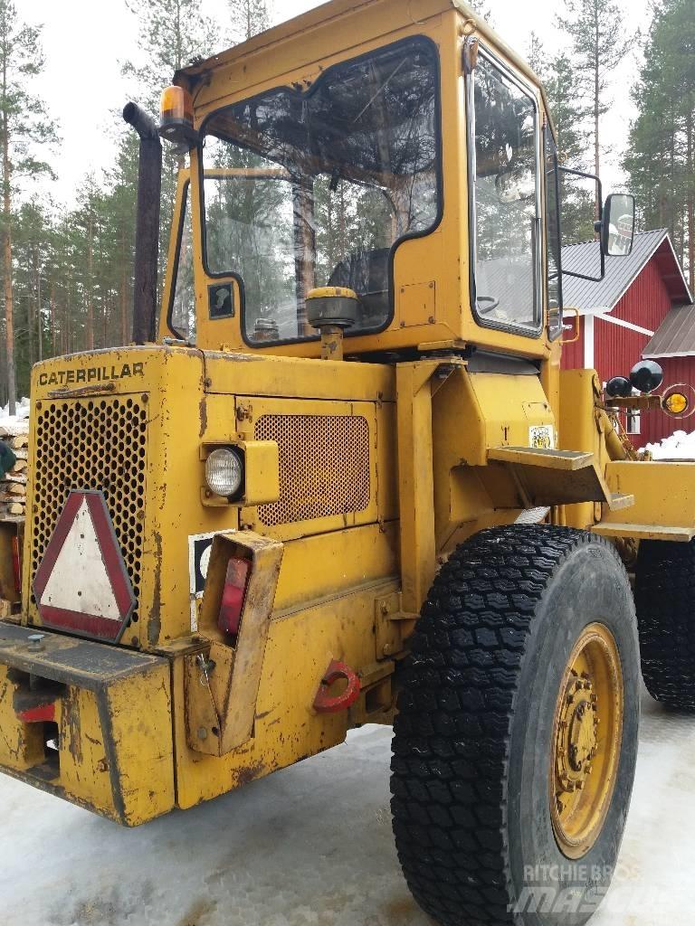 CAT 910 Radlader
