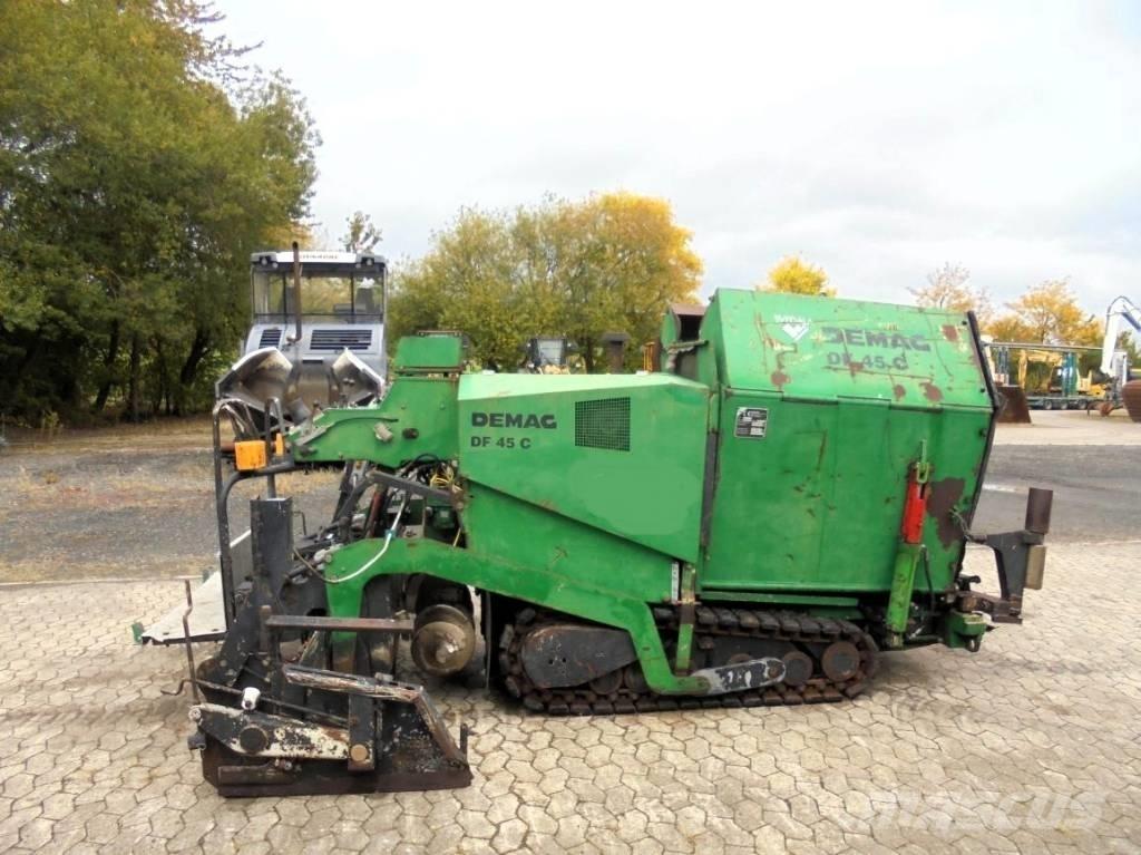 Demag DF 45 C Strassenfertiger