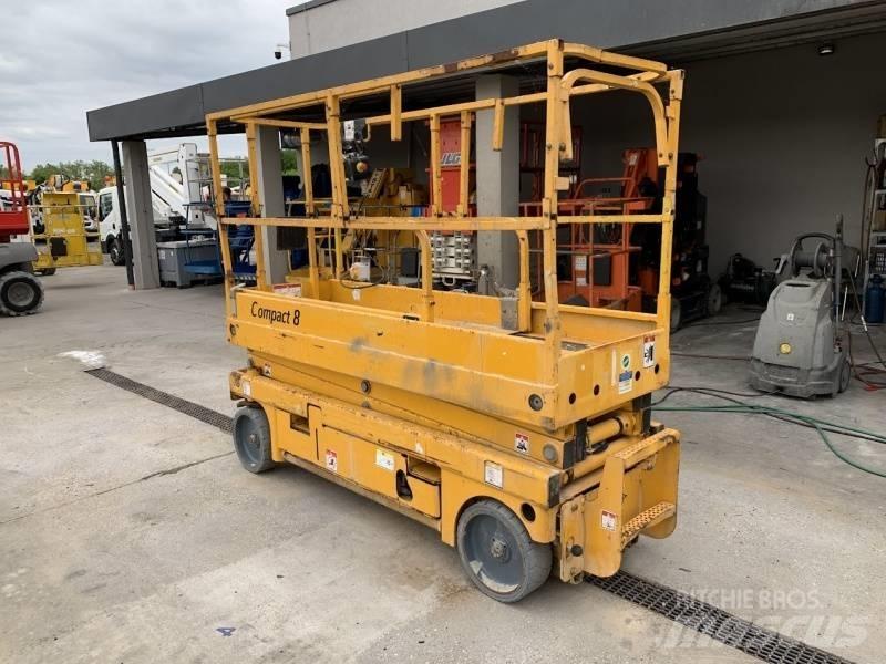 Haulotte Compact 8 Scheren-Arbeitsbühnen