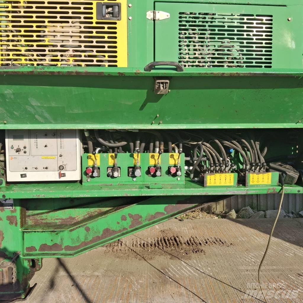 McCloskey J40 Mobile Brecher