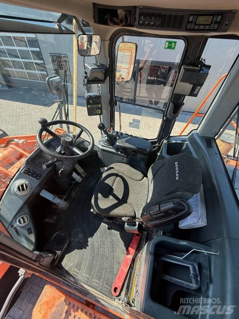 Doosan DL 300-3 Radlader