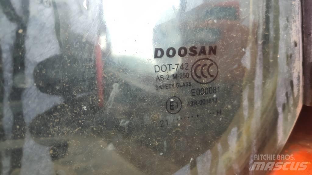Doosan DX225LC-9C Raupenbagger