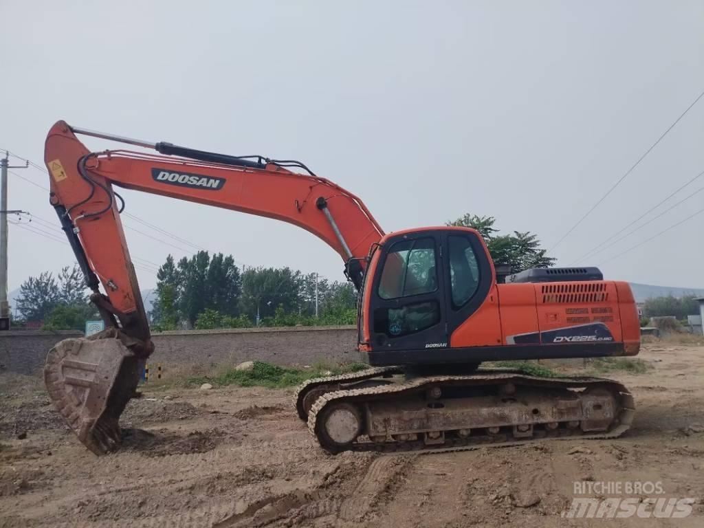 Doosan DX225LC-9C Raupenbagger