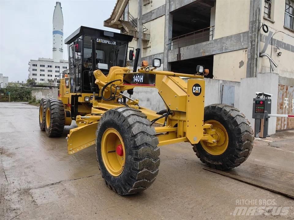 CAT 140H Grader