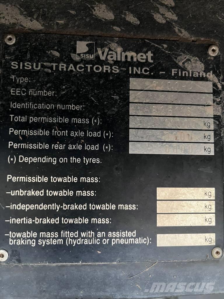 Sisu Valmet 8400 Traktoren