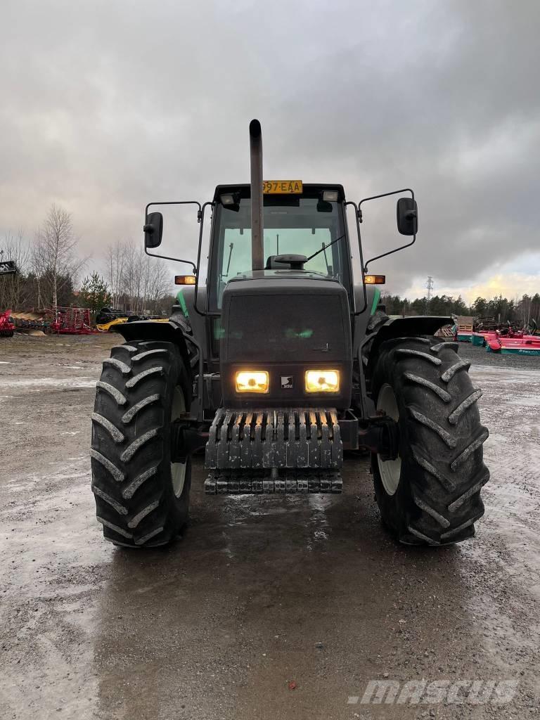 Sisu Valmet 8400 Traktoren