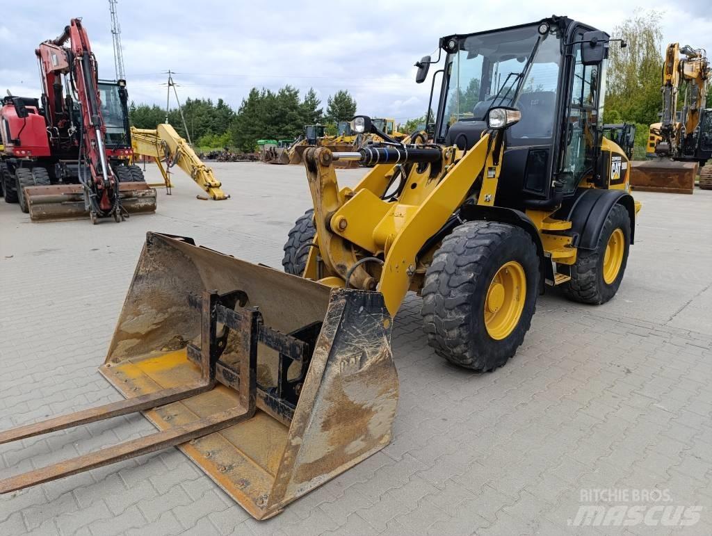 CAT 908M Radlader