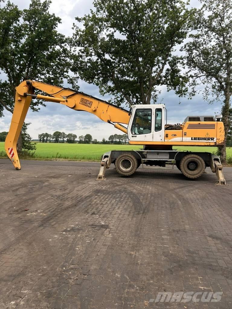 Liebherr 934 B Materialumschlag