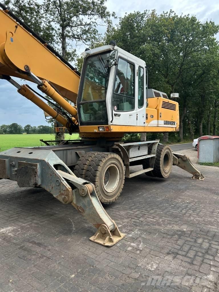 Liebherr 934 B Materialumschlag