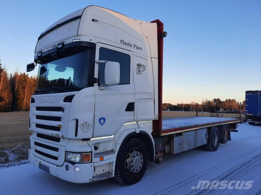 Scania R 560 Pritschenwagen/Pritschenwagen mit Seitenklappe