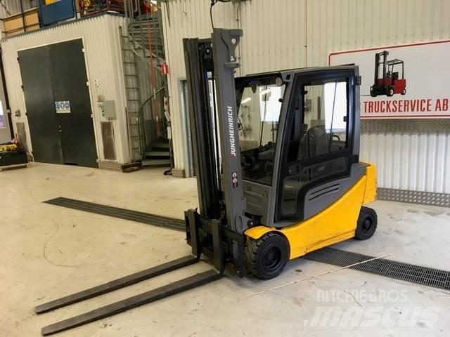 Jungheinrich EFG 320 Elektrostapler
