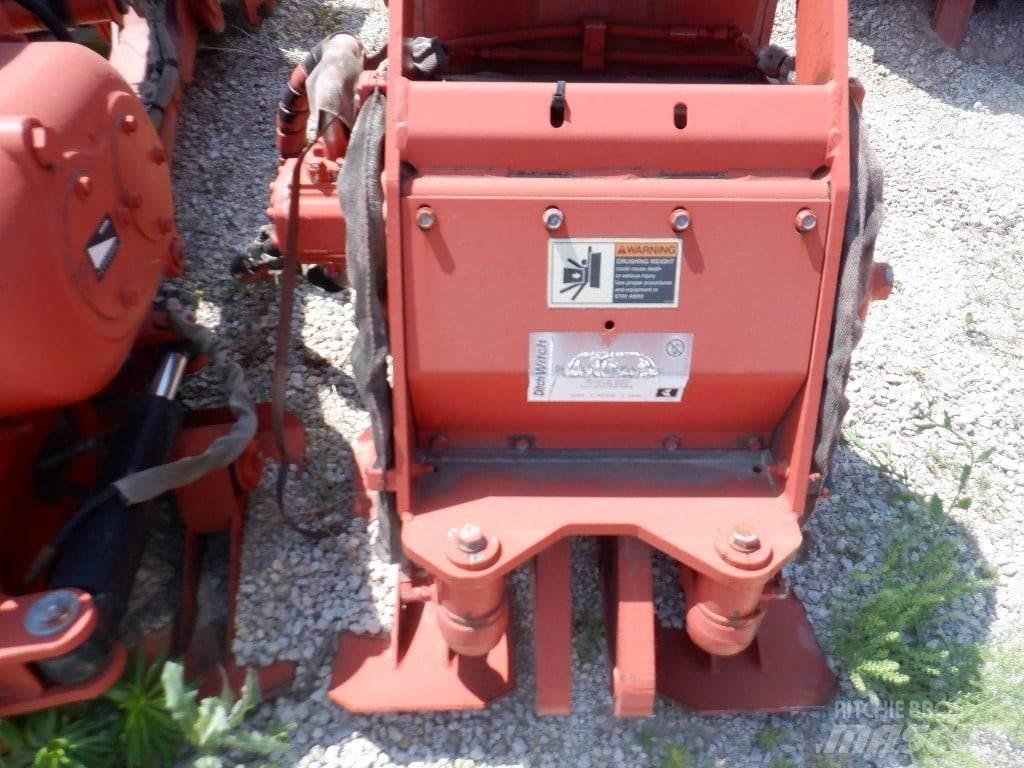 Ditch Witch M530 Pflüge