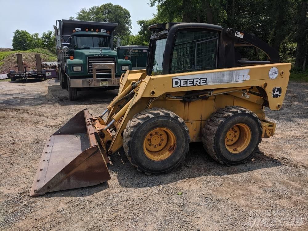 John Deere 328 Kompaktlader