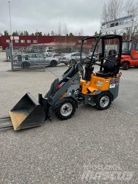 GiANT G 1200 Minilader