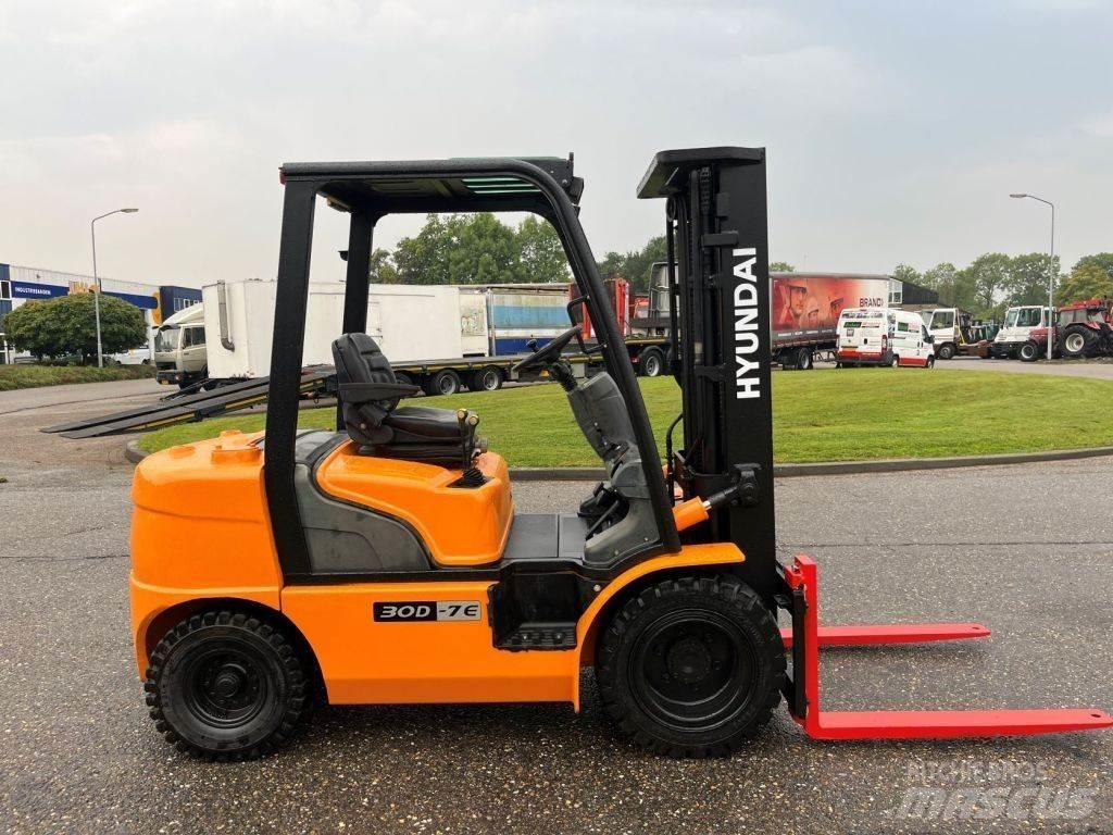 Hyundai 30D-7E Dieselstapler