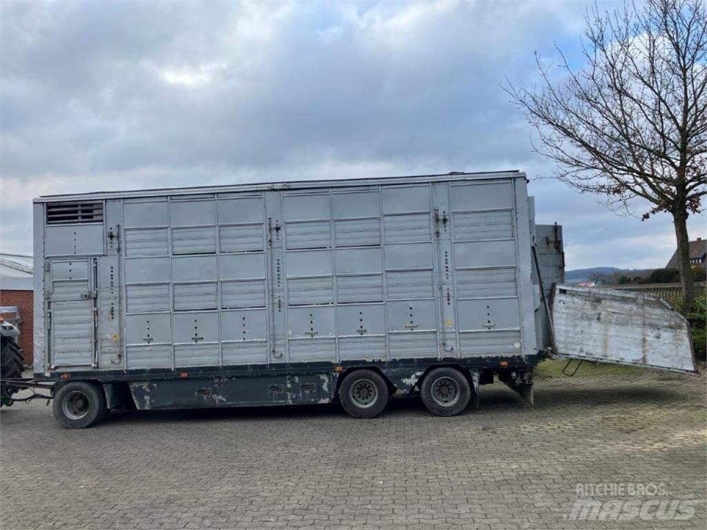 Pezzaioli 3-Stock Viehtransportauflieger