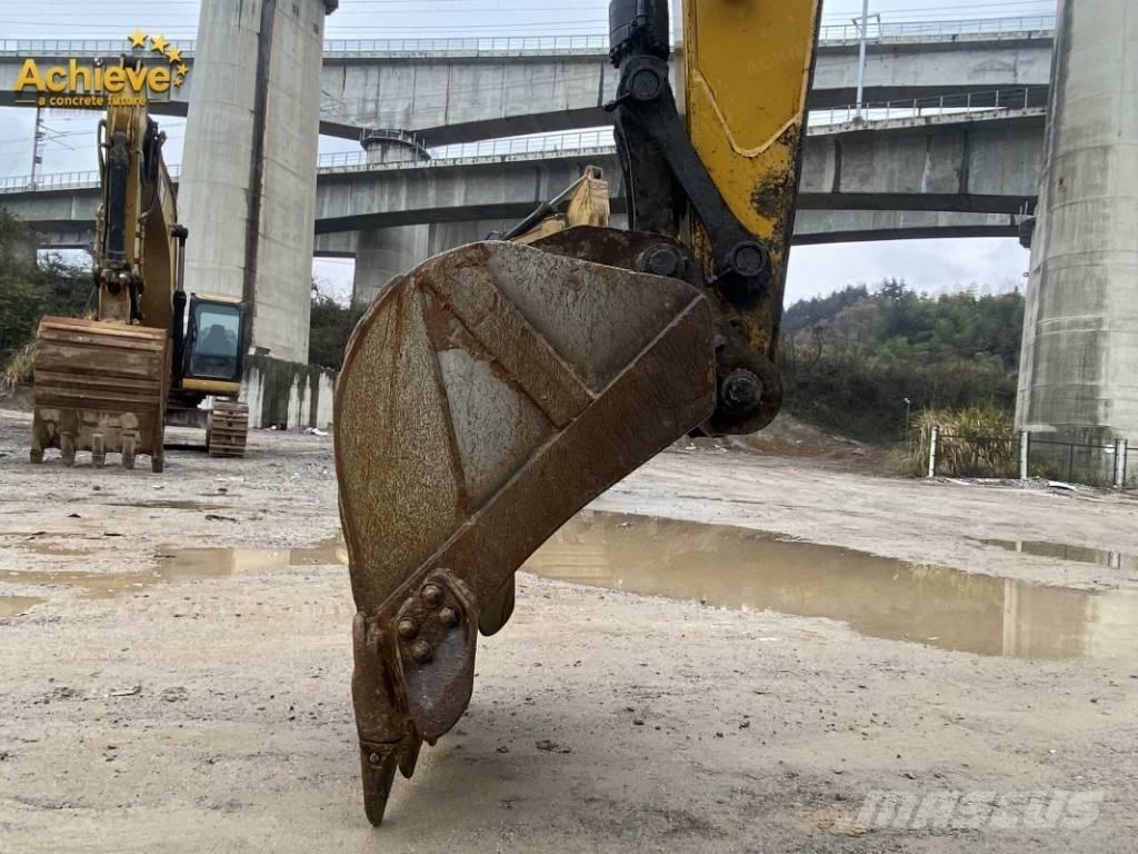 XCMG XE 135 D Raupenbagger