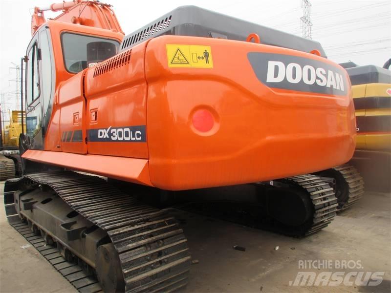 Doosan DX 300 Raupenbagger