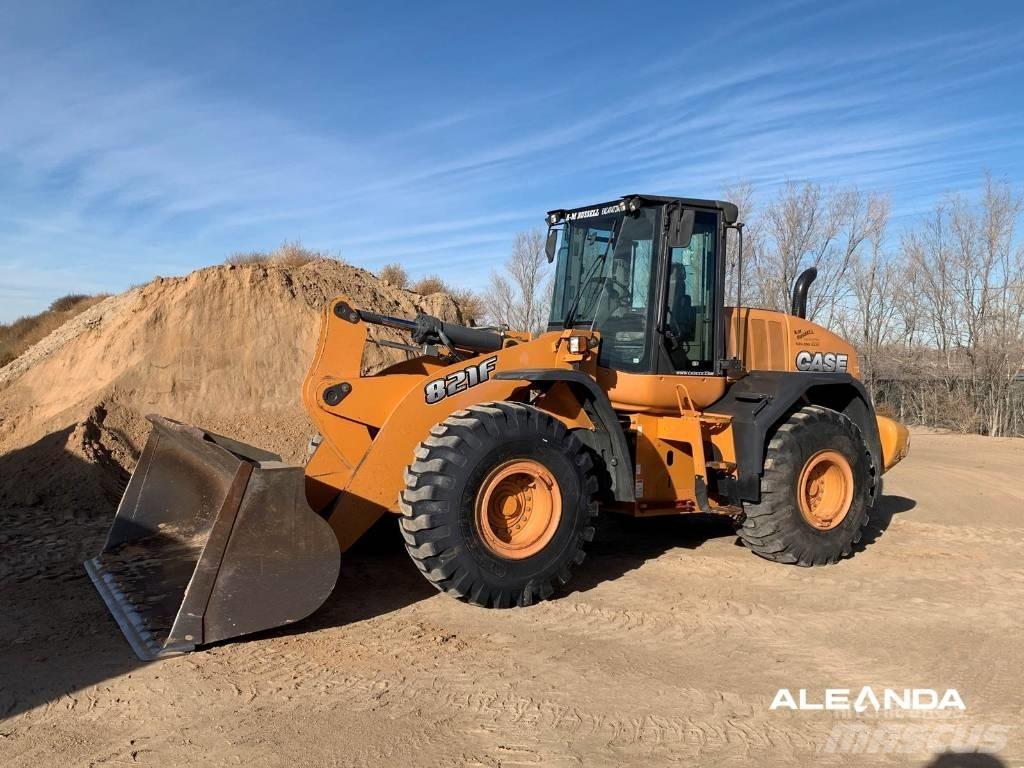 CASE 821 F Radlader