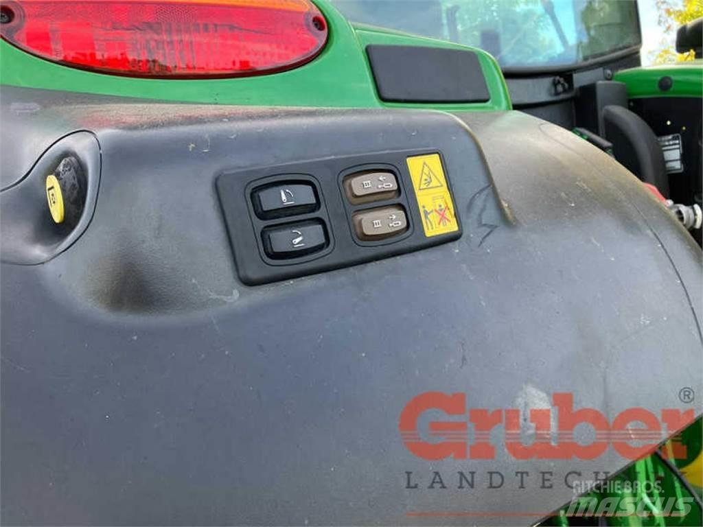 John Deere 6130 R Traktoren