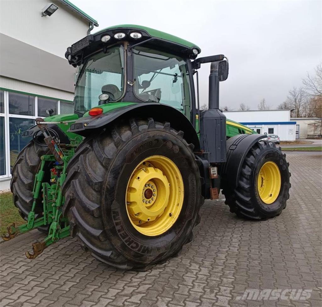 John Deere 8360 R Traktoren