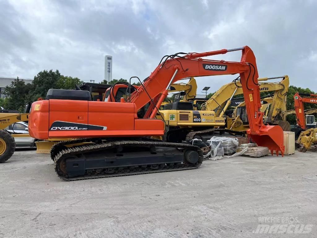 Doosan DX 300 Raupenbagger