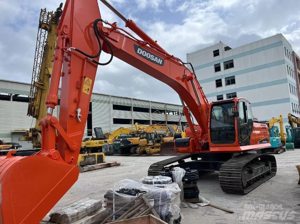 Doosan DX 300 Raupenbagger