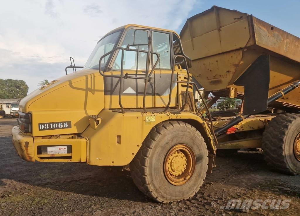 CAT 730 Dumper - Knickgelenk