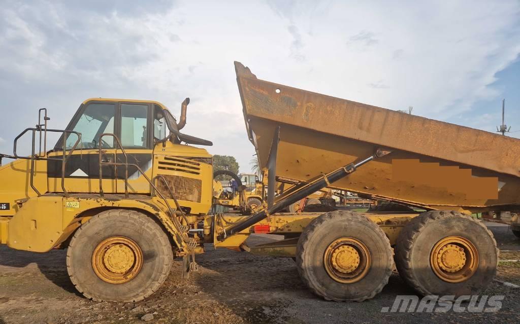 CAT 730 Dumper - Knickgelenk